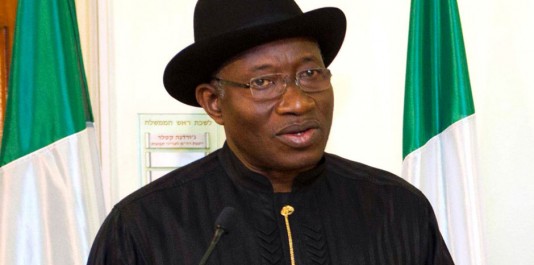 Le président, cette fois-ci chrétien, par intérim du Nigeria, Goodluck Jonathan, dissous son cabinet aujourd’hui 17 mars 2010, afin affirmer son autorité dans un pays ou il est contesté.