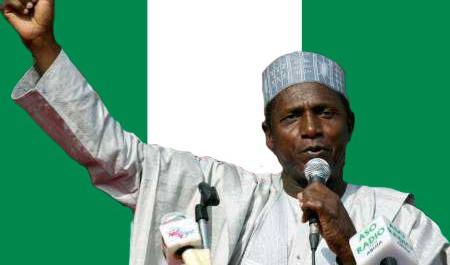 Umaru Musa Yar'Adua, né le 16 août 1951 à Katsina et mort le 5 mai 2010 à Abuja