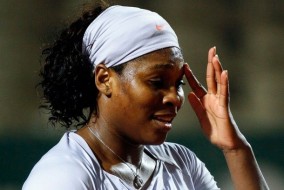 Serena Jameka Williams est une joueuse de tennis américaine née le 26 septembre 1981 à Saginaw, dans l'État du Michigan. Elle a, à ce jour, remporté douze tournois du Grand Chelem en simple, onze en double dames avec sa soeur Venus Williams et deux en double mixte, soit un total de vingt-cinq, ce qui fait d'elle une des plus grandes joueuses de l'histoire.