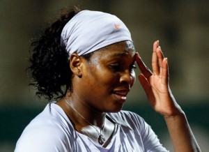 Serena Jameka Williams est une joueuse de tennis américaine née le 26 septembre 1981 à Saginaw, dans l'État du Michigan. Elle a, à ce jour, remporté douze tournois du Grand Chelem en simple, onze en double dames avec sa soeur Venus Williams et deux en double mixte, soit un total de vingt-cinq, ce qui fait d'elle une des plus grandes joueuses de l'histoire.