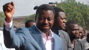Faure Gnassingbé et son frère Kpatcha ont été accusé par l'ancien ministre de l'intérieur, François Akila Esso Boko, de considérer la présidence du Togo comme un héritage paternel. Cela vaut à Faure, par les togolais, le surnom de « Bébé Gnass ».