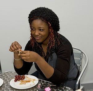 Anne-Marie Imafidon est largement connu comme l'enfant prodige de l'informatique et des mathématiques. En Juin 2010 à quinze ans, elle devint la plus jeune diplômée d'études supérieures de la maîtrise de l'Université d'Oxford.