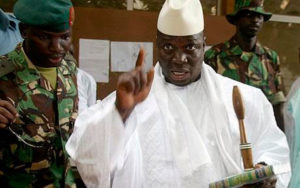 En janvier 2007, Yahya Jammeh a déclaré qu'il pouvait traiter le SIDA et l'asthme à base d'herbes médicinales. Il a justifié ses assertions en présentant plusieurs déclarations de certains de ses ministres qui avaient affirmé avoir été guéris grâce à ce médicament.