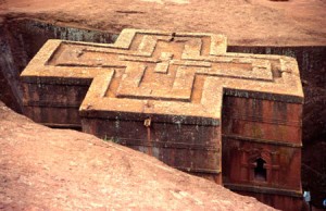 Lalibela est une cité monastique située à 2 630 mètres d'altitude sur le flanc sud-ouest des monts de l'ancienne province du Lasta, dans l'actuelle région Amhara en Éthiopie.