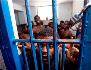 Les prisons haitiennes sont surpeuplés et les prisonniers eux-mêmes sont brimés de leurs droits fondamentaux. 