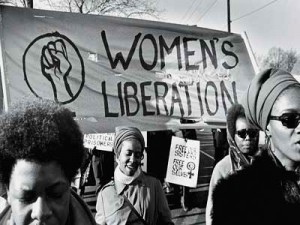 Ces féministes noires ont créé un mouvement politique d’une importance unique en ce que, d’emblée, il s’est constitué sur la dénonciation d’une oppression simultanée de race, de classe, de sexe et du modèle de sexualité qui va avec.