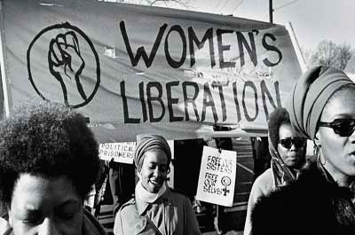 Ces féministes noires ont créé un mouvement politique d’une importance unique en ce que, d’emblée, il s’est constitué sur la dénonciation d’une oppression simultanée de race, de classe, de sexe et du modèle de sexualité qui va avec.