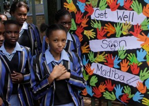 De jeunes étudiants n'ont que des messages de réconforts pour Madiba
