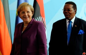 La chancelière allemande Angela Merkel, rencontre le président du Malawi Bingu wa Mutharika à Berlin, le jeudi 2 septembre 2010