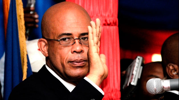 Michel Martelly annonce en juillet 2010 sa candidature à l'élection présidentielle. Il est soutenu par Wyclef Jean durant sa campagne électorale, qu'il effectue sous l'étiquette du parti « Repons peyizan » (« La réponse des paysans », en créole).