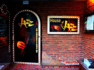 les Maison du Jazz s’apprêtent à s'implanter à Hong Kong, en Asie, à Moscou, à Paris et quelques autres parties du monde
