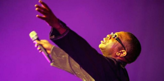 Chanteur engagé, Youssou N'Dour a organisé en 1985 un concert pour la libération de Nelson Mandela au Stade de l'Amitié de Dakar. Il a également organisé plusieurs concerts au profit de l'organisation humanitaire Amnesty International.