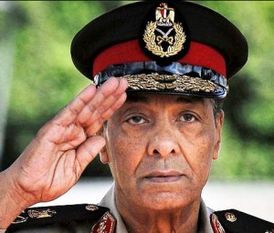 Le 11 février 2011, après 18 jours de révolte du peuple, le président Moubarak démissionne et laisse le pouvoir au ministre de la Défense et commandant en chef des forces armées égyptiennes, Tantawi. Il devient alors le chef de la junte militaire qui hérite du pouvoir sous le nom de Conseil suprême des forces armées, ce qui fait de lui le chef de l'État égyptien par intérim de facto.