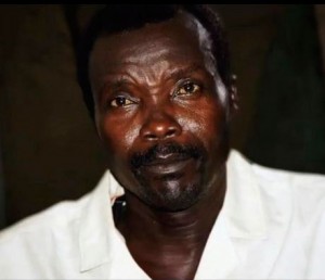 Joseph Kony, né en 1961 à Odek, dans le nord de l'Ouganda, est surnommé "Le messie sanglant" a pour principal but de renverser le président ougandais Yoweri Museveni, et d'installer un système théocratique fondé sur les principes de la Bible et des Dix Commandements.