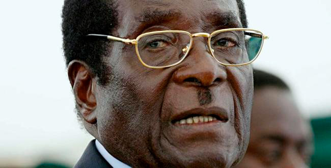 À l’élection présidentielle de mars 2002, Robert Mugabe obtient 56% des voix contre Morgan Tsvangirai. À la suite de ces élections, la Grande-Bretagne tente d’organiser avec les pays du Commonwealth des sanctions internationales. Appuyés par les pays occidentaux, les États-Unis et l’Australie, les Britanniques obtiennent difficilement la suspension du Zimbabwe du Commonwealth mais les pays africains font bloc autour du dictateur, justifiant son comportement par les abus du colonialisme.