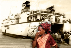 Le Joola effectuait la liaison Dakar - Karabane - Ziguinchor : il reliait la province méridionale isolée de Casamance, au reste du Sénégal et évitait ainsi de transiter par la Gambie.