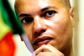 Selon des câbles de Wikileaks, en 2010 Karim Wade est surnommé « Monsieur 15 % » alors qu'au début de 2007, on l'appelait, « Monsieur, 10 % »