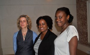 De gauche à droite, Annick Landreville, conseillère aux Affaires Publiques pour le consulat général des Etats-Unis - Karine Bassette, fondatrice NETSO Media - Vanessa Afuntuki, coordonatrice com & déceloppement, NETSO Media