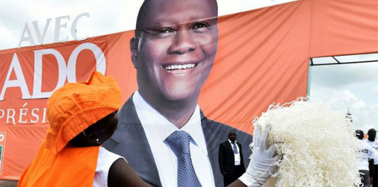 Quoique les moyens du Président sortant furent disproportionnés face à ses adversaires qui eux ont réclamé un boycott du scrutin, le taux de participation des Ivoiriens aux présidentielles de 2015 est estimé à environ 55%.