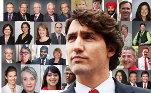 L'assermentation du conseil des ministres a lieu le 4 novembre 2015. Il est composé de 15 femmes et 15 hommes, en plus du premier ministre, ce qui en fait le premier conseil des ministres paritaire du Canada.