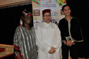 A gauche la docteure Ly-Tall Aoua Bocar, au centre Jaafar Debbarh, directeur de la Maison Marocaine