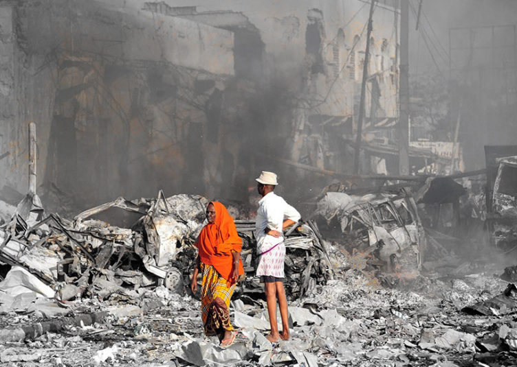 Les explosions sont décrites comme les attaques les plus meurtrières en Somalie depuis le début de l'insurrection terroriste en Somalie en 2007.