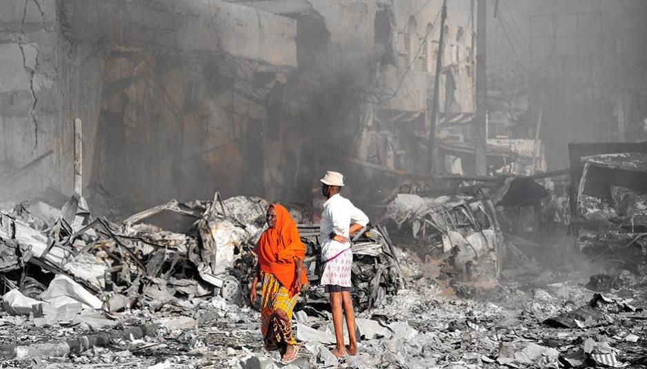 Les explosions sont décrites comme les attaques les plus meurtrières en Somalie depuis le début de l'insurrection terroriste en Somalie en 2007.